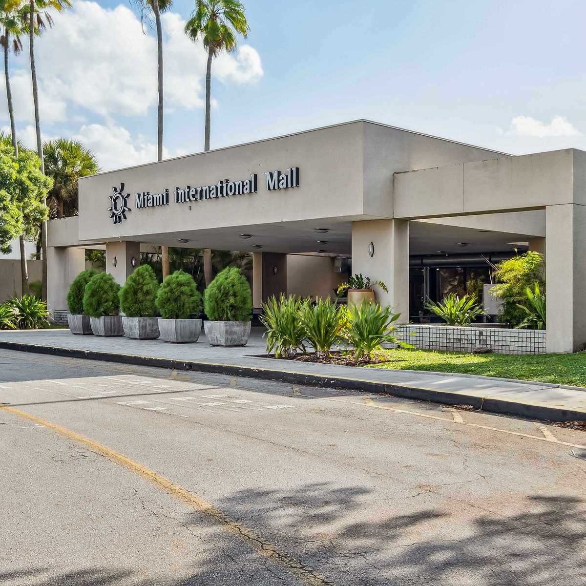 DLima Studios interior — Doral, FL